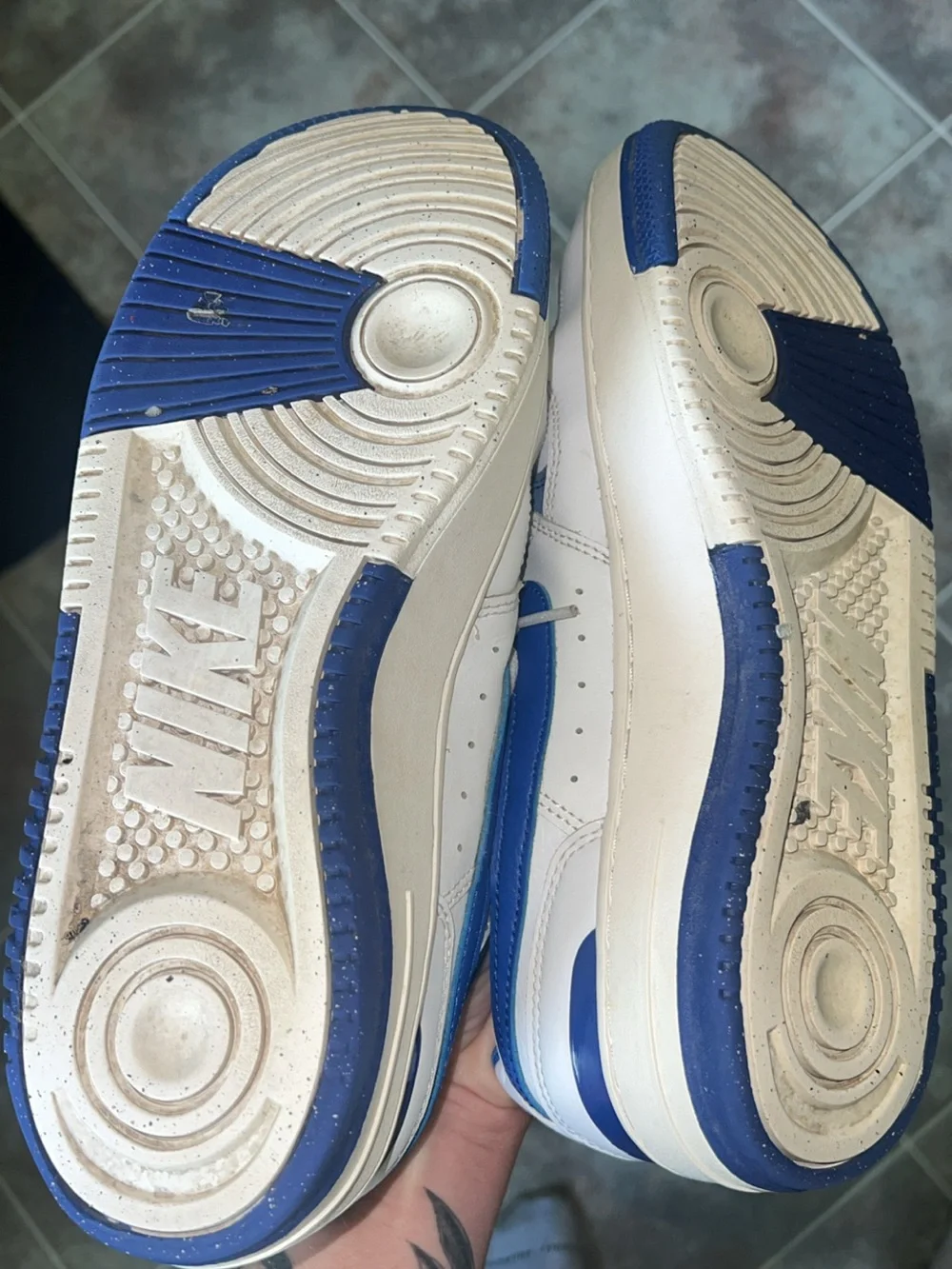 Nike Gamma Force Women’s 9 White Game Royal Blue Sneakers